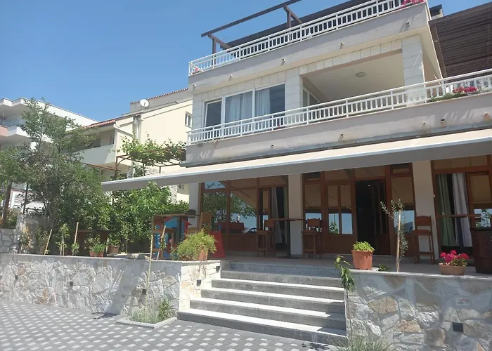 Apartments Kurilj